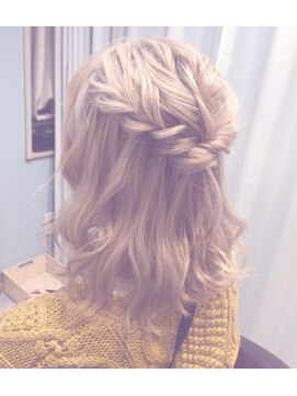 ヘアセットアリエス(aries) ハーフアップ
