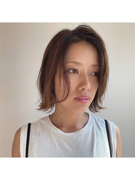 ツイギー 宮西店(TWiGGY) ミディアムボブの外ハネスタイル