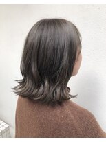 モルニ(MORNI)&nbsp;グレージュ_マロンベージュ Aラインボブ かきあげ