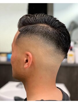 エイトヘアー(Ei8htHair) バッチバチ×フェード