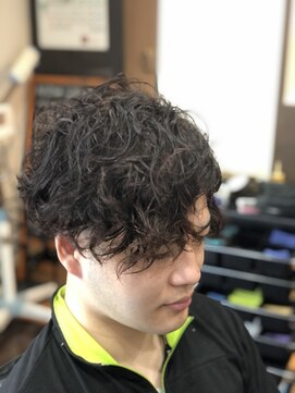 カルムンド バイ トコヘイ(CALMUNDO by TOKOHEI) 【スパイラルパーマ×フェードマッシュ】