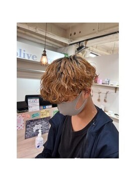 ネオリーブクレア 綱島店(Neolive Krea) 波巻きスパイラル/センターパート/ニュアンスパーマ/ツイスパ