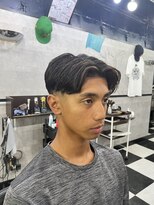 トライブ(TRIBE)&nbsp;センターパート×フェードカット