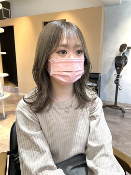 ヘイリー(HAILEY) 【大人こなれミディアム】くびれレイヤー 20代30代40代