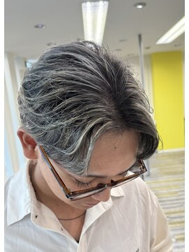 アフューズバイストゥー(Vfuse by StueW) メッシュ×センターパート