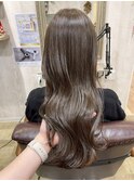 オリーブグレージュ