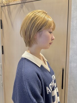 トマト(TOMTO) 【RYOHEI】金髪ショート_耳掛けショート_ブリーチカラー