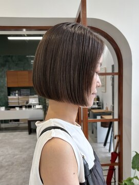 イワイナゴヤ(i i -IWAI NAGOYA-) ボブカット【金子】