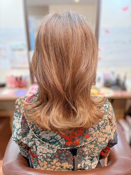 サロンドミナ(SALON DE MINA) 大人女性の外はねヘアー