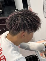 カルロイースタイル(CARLO e-style)&nbsp;パイルツイストパーマ／ピンクメッシュ／刈り上げマッシュ