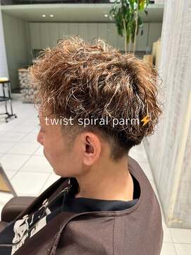 アース 武蔵境店(HAIR & MAKE EARTH) 30代メンズにちょうどいい武蔵境のツイストスパイラルパーマ