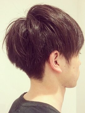 オルカ(oruca) スマートでとクリーンな印象のマッシュスタイル