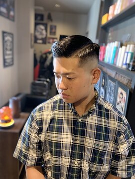 バーバー スタジオ ラフテル(Barber Studio RAFTEL) パートスタイル