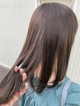 バッタ(Batta) 「KENTA」が得意なストレート技術×グレージュ