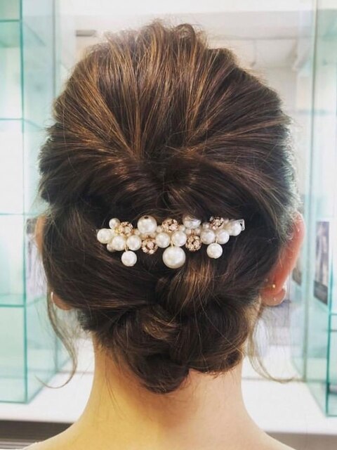 まとめ髪ギブソンタック洋装ヘアアレンジお呼ばれ結婚式二次会