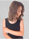 くびレイヤー小顔外はねフェミニンヘア