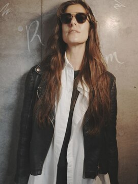 アザー(o. the .r) ロングレイヤースタイル