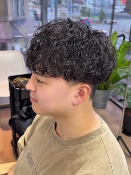 ヨリ サッポロ 札幌大通(yori SAPPORO) ニュアンスパーマ/センターパート/韓国マッシュ/ダークアッシュ