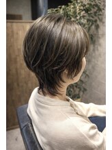 ソフ(sof) ショートウルフ オリーブカラー