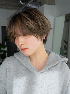 ロウ 銀座(RAW) マッシュ　ショート　ショートパーマ　ハイライト