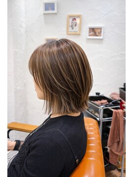 ジプソ 池袋西口(Gypso) ハイライトで白髪ぼかし＋くびれボブカット＋トリートメント