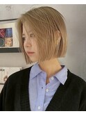 ボブブロンドベージュブリーチなしダブルカラーハイトーン透明感