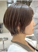 青山白髪ぼかしハイライトミディアムボブアッシュグレージュ50代