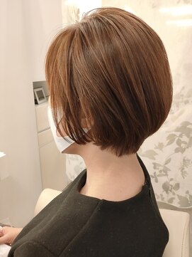 パシフィックダズールバトン(Pacific Dazzle baton) ☆手ぐしで決まるショートスタイル×アプリコットベージュ☆