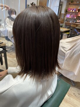 サラ(sarah) 切りっぱなしボブ