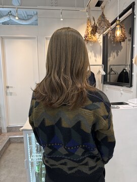 ロカ 表参道(loka) ニュアンスカラー/オリーブベージュ[表参道/ブリーチ]Mai