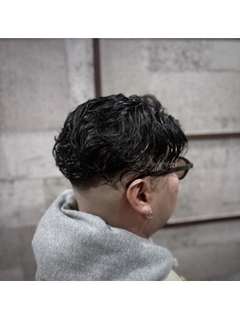 シザーズ(SCISSORS) テーパーフェード/スパイラルパーマ/スキンフェード/理容室