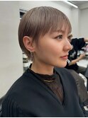 グレーベージュ