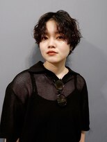 オーオ シカシカ(OOO YY)&nbsp;２WAYマッシュショート、センターパートパーマ