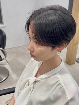 大人ショートヘア[青山/表参道/白髪染め/白髪ぼかし/縮毛矯正]