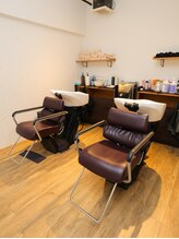 シャンプースペースで受けるうたた寝出来るヘッドスパ