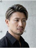 外国人風ホワイトグレージュ×大人のフェード・アップバング