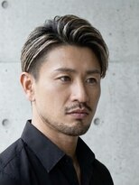 バーバーバー ナカノ(BARBER BAR NAKANO) 外国人風ホワイトグレージュ×大人のフェード・アップバング
