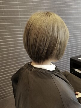 フルショウ 梅田(FURUSHO) 大人可愛い20代30代40代小顔ショートに良く合う!