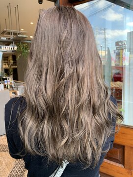 クルニエ(crenier) crenierで作る上品なヘルシーグレージュ●