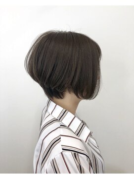 コアフィールドマサコ 北島店 前下がりショート