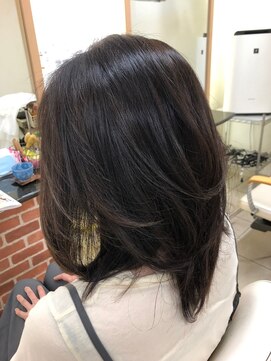 トップヘアー ベイエリア店(TOP HAIR) 伸ばしかけのミディアムラインを軽くしたい