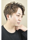 前下がりセンターパートノーブリーチカラースパイラルパーマ