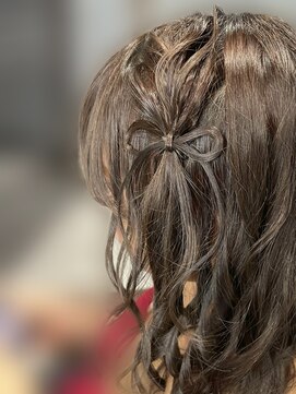 ミテ(MiTe) アレンジヘアセット　リボンアレンジ　イベントヘア　コンサート
