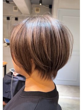 プラグ ヘアーデザイン 大名店(PLUG hair design) 脱白髪染め ショートヘア
