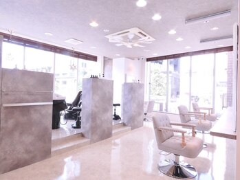 パクタ(PAcuTA.)の写真/【仙台駅東口】半個室完備◎落ち着いた上質空間で、髪も心も癒される。大人女性のサロン選びはPAcuTA.へ♪
