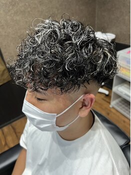 エニシ(ENISHI)の写真/【当店人気NO1!カット＋眉剃り】メンズ専用サロン！ミリ単位までこだわるカット技術が好評◎