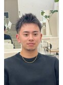 この春流行る束感決まるスパイキーショート