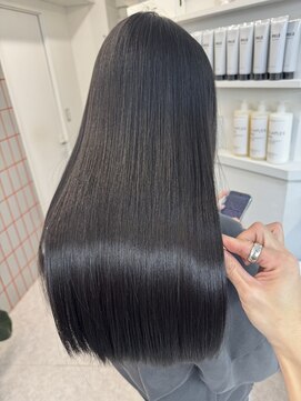 ペレ 栄 アネックス(PELE栄ANNEX) 韓国 くびれロング レイヤー ワンホンヘア 小顔前髪