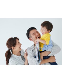 スピーディーな施術でお子様連れでも安心◎白髪染めに見えないナチュラルな美髪カラーをお手頃価格で◎