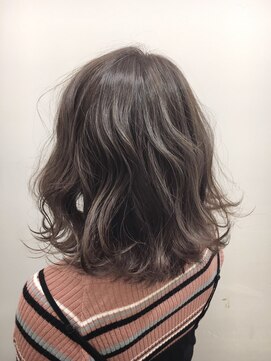 ヘアサロン アティリー(Hair Salon Attirer) 西梅田/ボブ/グレーベージュ/白髪ぼかし/ハイライト/ベージュ